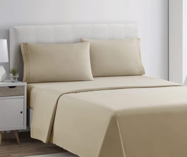 Sheet set, four-piece sheet set, deep pocket design, wrinkle-resistant, fade-resistant, stain-resistant, luxurious soft bedding, includes a sheet and pillowcases, queen size, beige