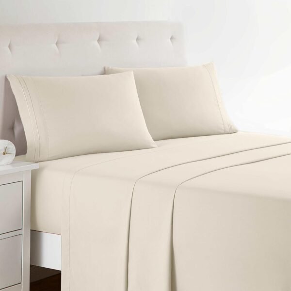 Sheet set, four-piece sheet set, deep pocket design, wrinkle-resistant, fade-resistant, stain-resistant, luxurious soft bedding, includes a sheet and pillowcases, queen size, beige