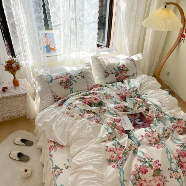 Retro pleated design duvet cover four-piece set, floral romantic ruffle bedding, suitable for girls, includes a 4-piece white bed skirt