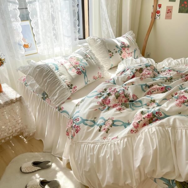 Retro pleated design duvet cover four-piece set, floral romantic ruffle bedding, suitable for girls, includes a 4-piece white bed skirt